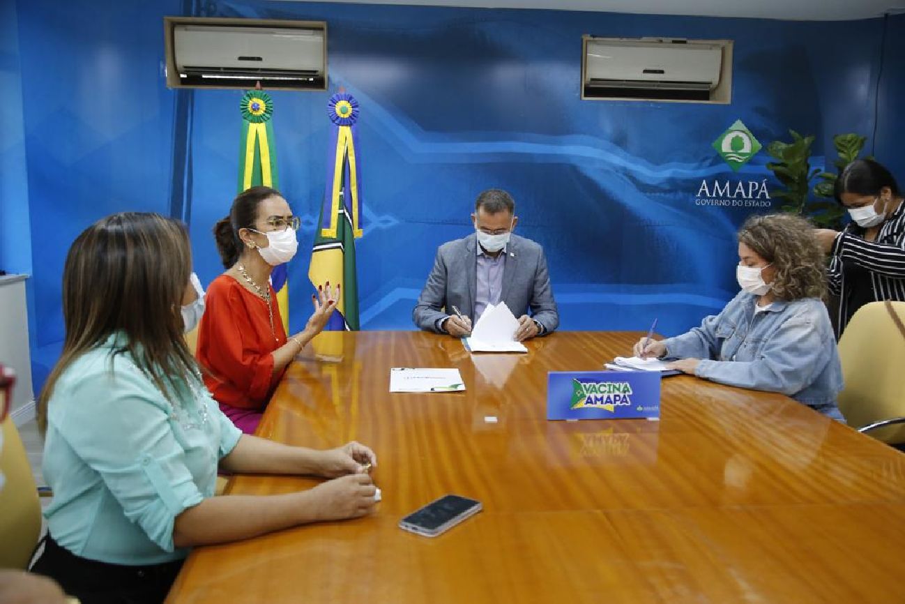 Governador Waldez Góes assinou PLs que serão enviados à Assemblia Legislativa.