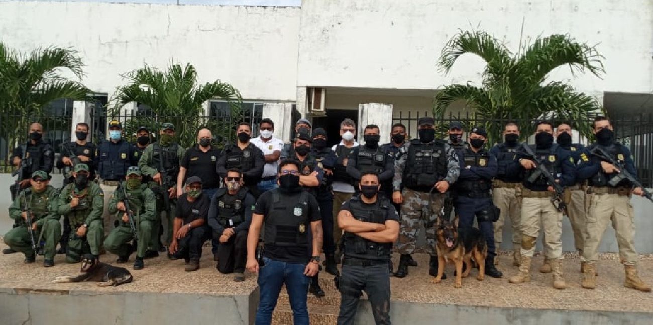 Cerca de 70 agentes participaram da operação para desarticular a quadrilha e garantir a segurança dos cidadãos.
