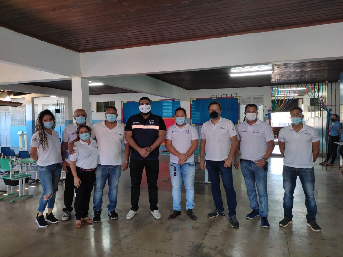 A ação, realizada na escola estadual Dom Pedro I, atendeu 912 pessoas.