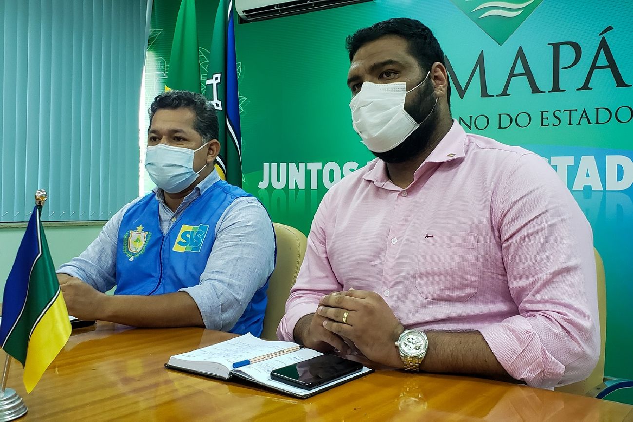 Superintendente de Vigilância em Saúde, Dorinaldo Malafaia, e o secretário de Estado da Saúde, Juan Mendes.