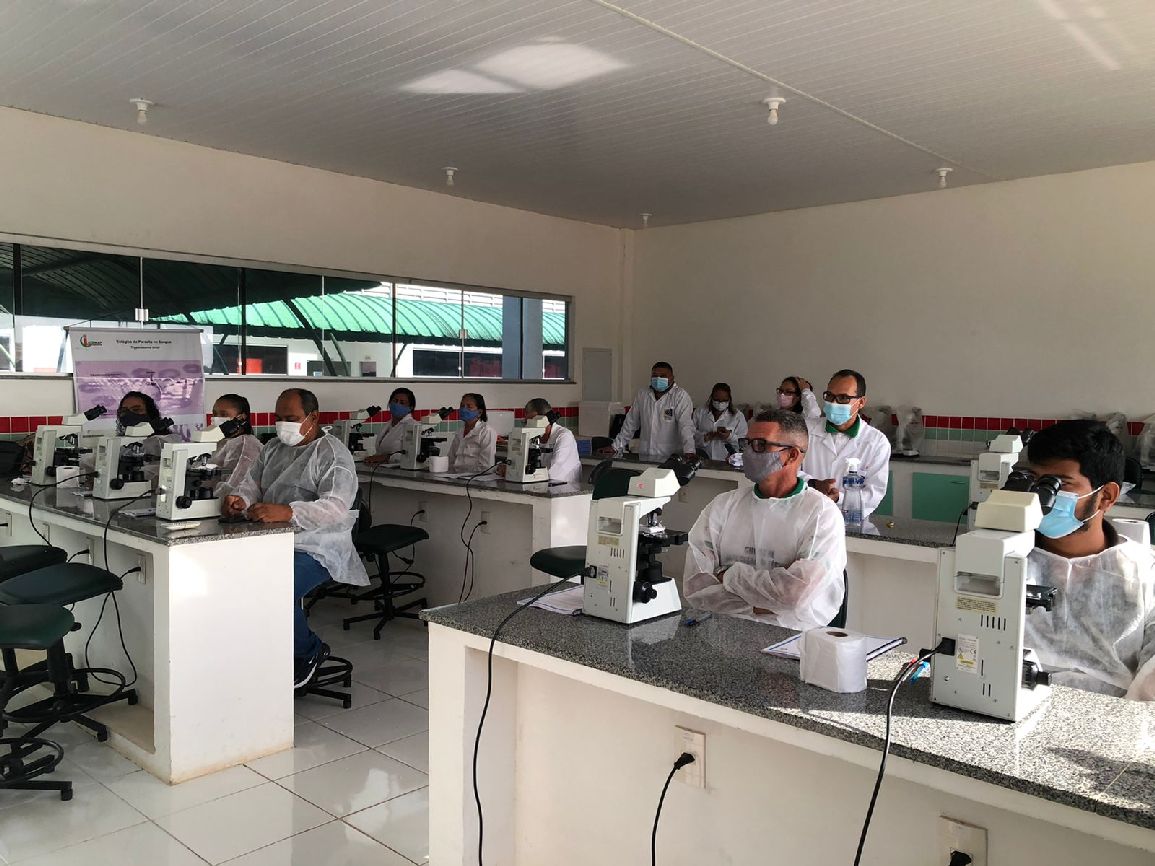 Profissionais microscopistas estão sendo capacitados em Laranjal e Vitória do Jari