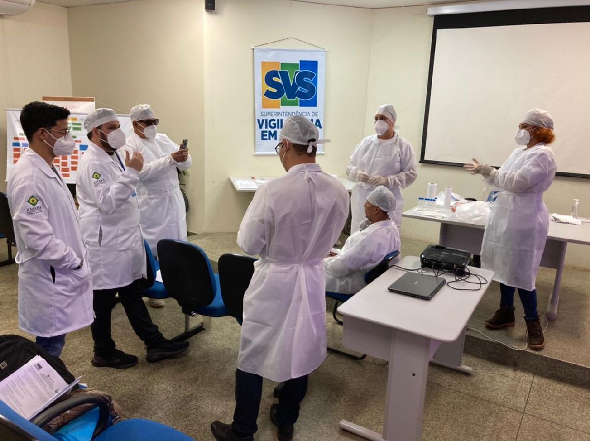Capacitação foi realizada no auditório do LACEN.