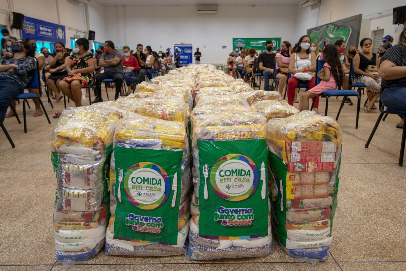 Artesãos, trabalhadores domésticos e profissionais da beleza irão receber cestas de alimentos.