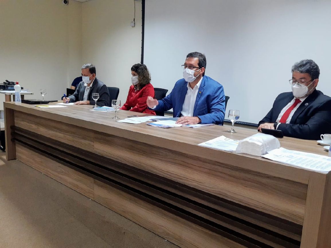 Em comum acordo com a PGE, os promotores de Justiça também afirmaram não serem contra o retorno das aulas.