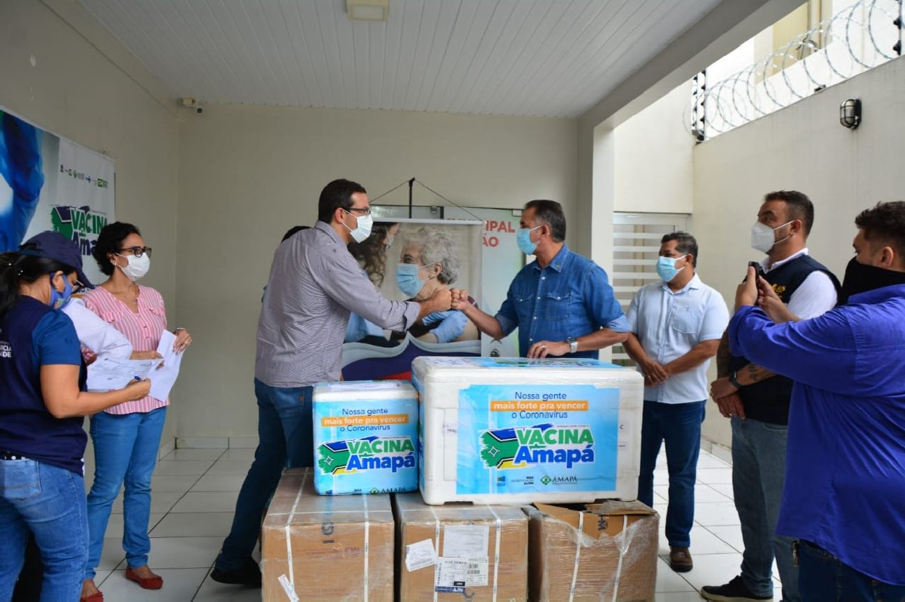 O município de Macapá recebeu 11.125 doses e Santana 2.985.
