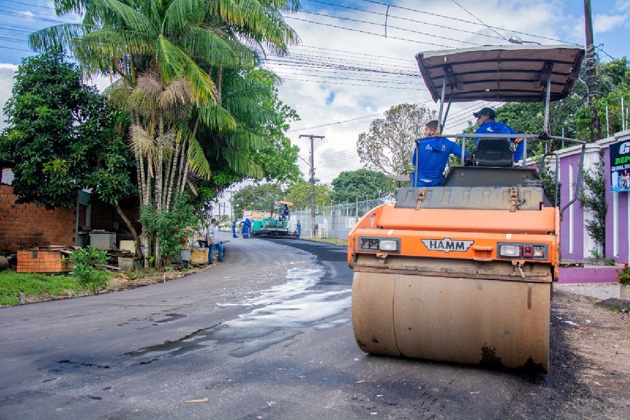 Rua Raimundo Vicente Alves vem recebendo a pavimentação nesta semana