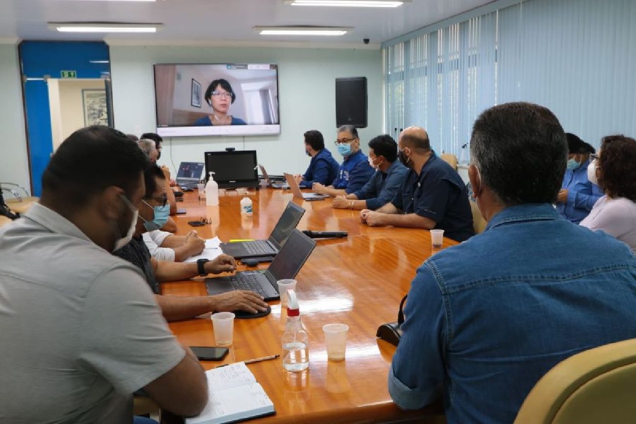 Governador e equipe de enfrentamento à pandemia em reunião neste domingo