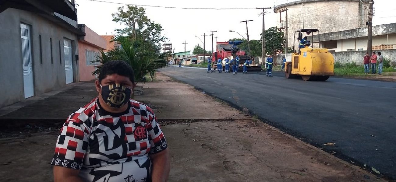 O morador Aluízio Carvalho, 48 anos, acompanhou de perto a pavimentação na Avenida Brasília