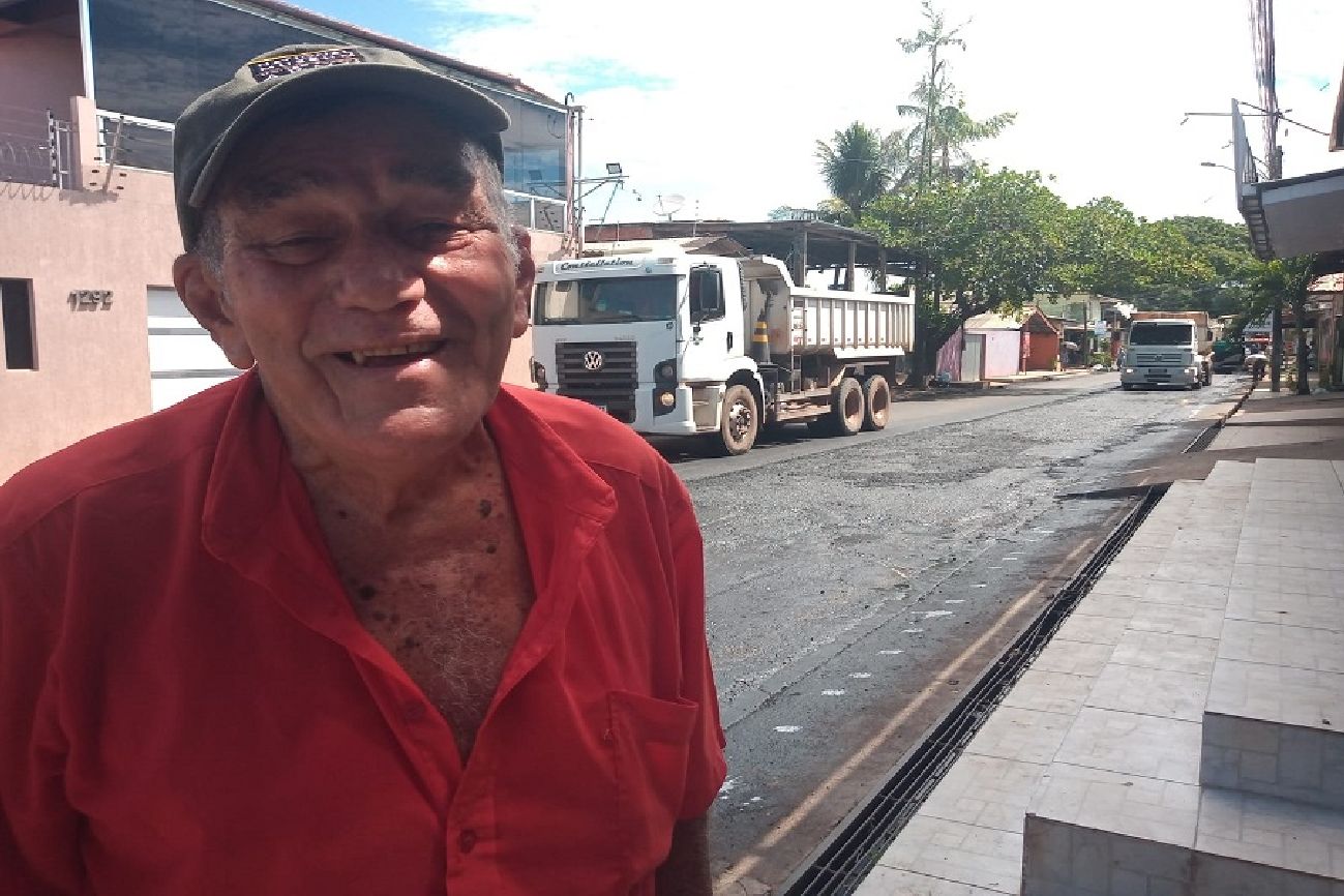 José Clairton Carvalho Assunção, 77 anos, é morador do bairro há mais de 20 anos.