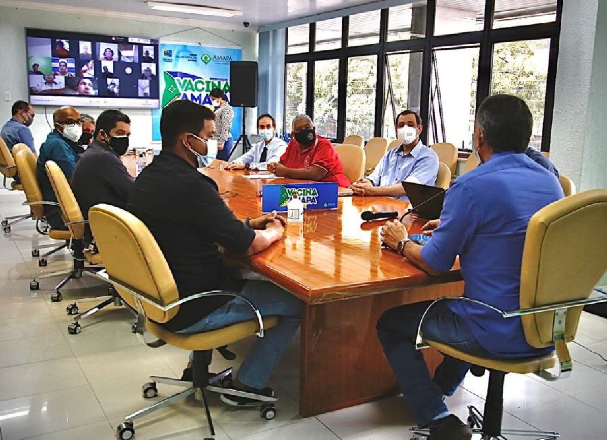 Governador Waldez conduz reunião com representantes dos Urbanitários