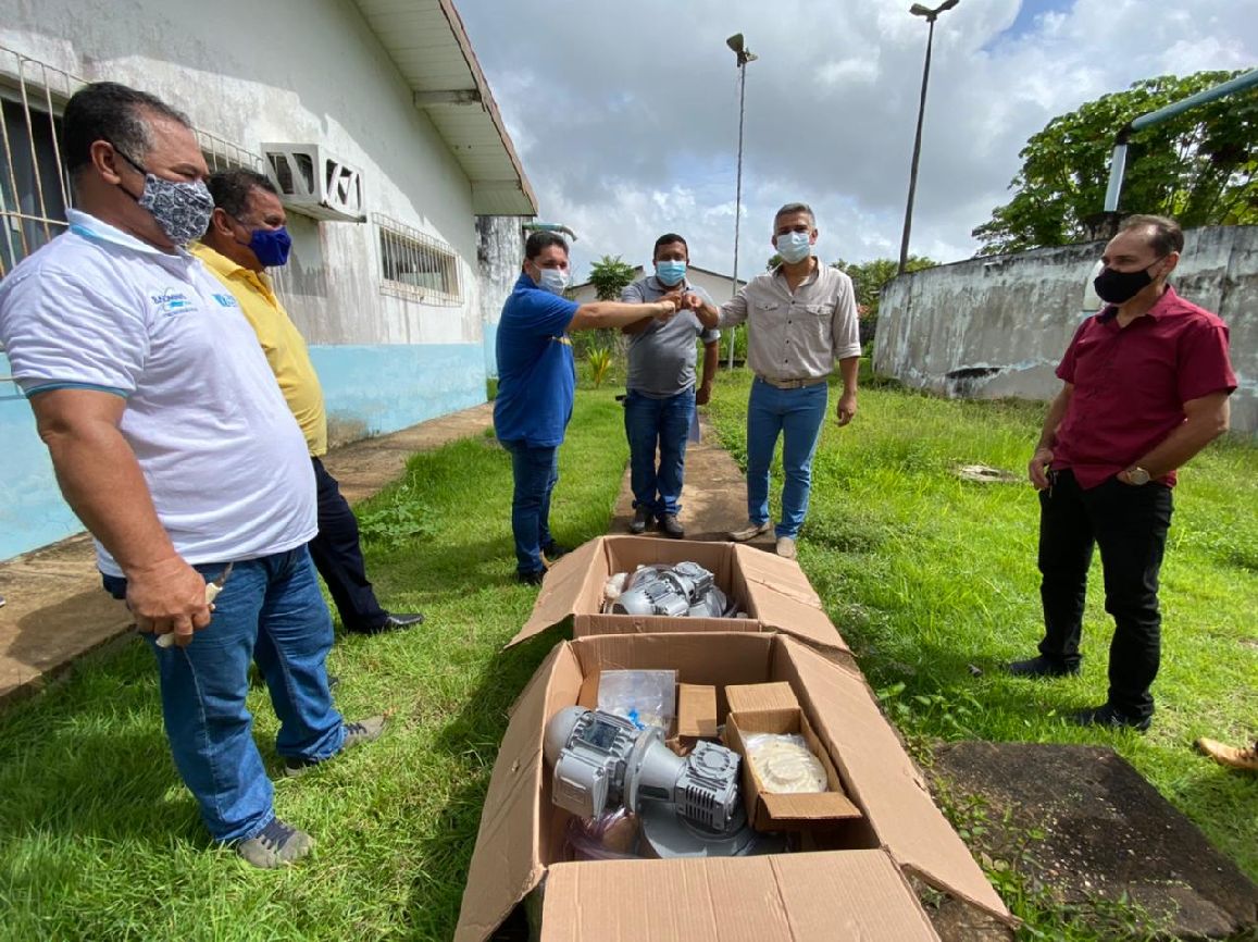 A parceria entre prefeitura municipal e Governo do Amapá garantiram duas bombas dosadoras para o tratamento de água da Caesa.