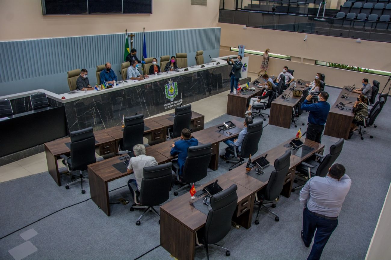Nesta quinta-feira, o chefe do Executivo participou de uma reunião com deputados para detalhar as estratégias adotadas de enfrentamento à covid-19.