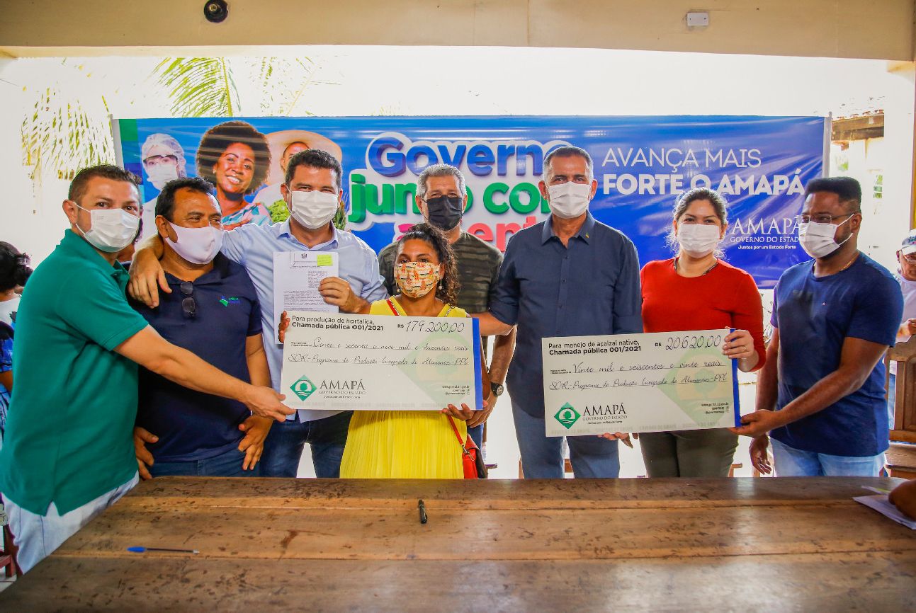 Entrega do benefício aos agricultores ocorreu neste sábado, 16, no distrito de Anauerapucu.