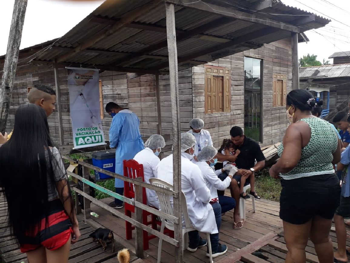 A varredura vacinal contra o sarampo ocorre de casa em casa