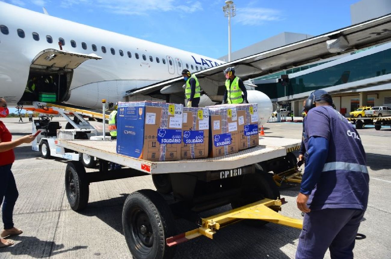 26.910 doses de Pfizer desembarcaram em Macapá.