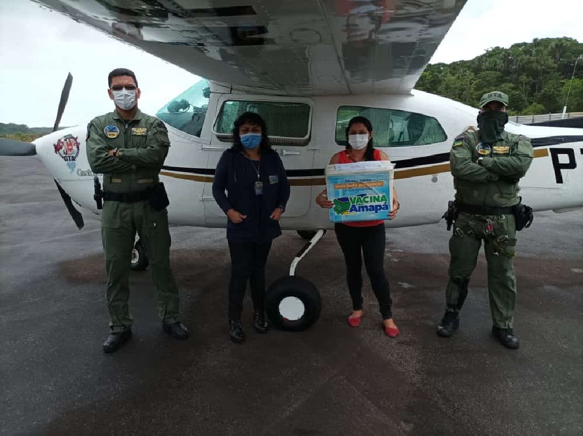 Laranjal do Jari, Oiapoque e Vitória do Jari recebem as vacinas via aérea.