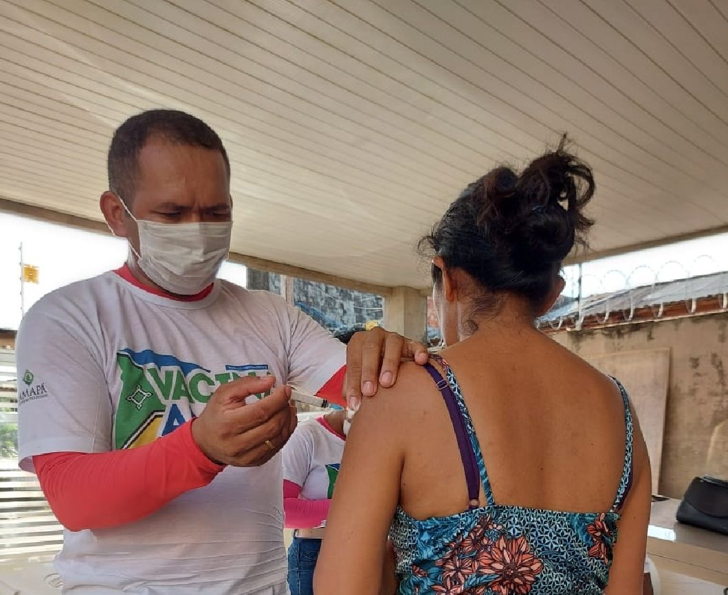 A varredura vacinal contra o sarampo e influenza ocorre de casa em casa.