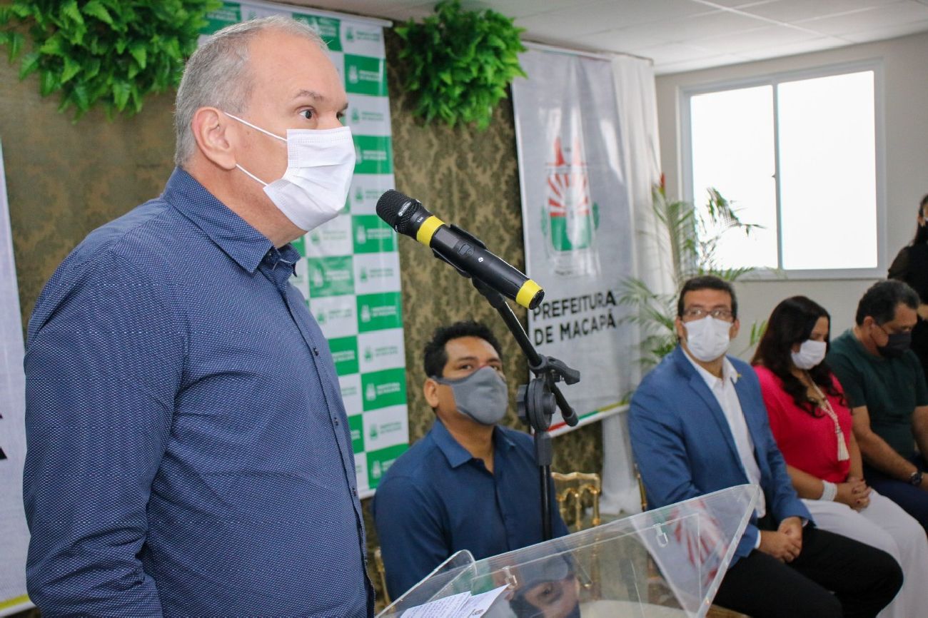 O vice-governador Jaime Nunes esteve na cerimônia de entrega do prédio e detalhou que a parceria ajuda a reduzir as filas para atendimento.
