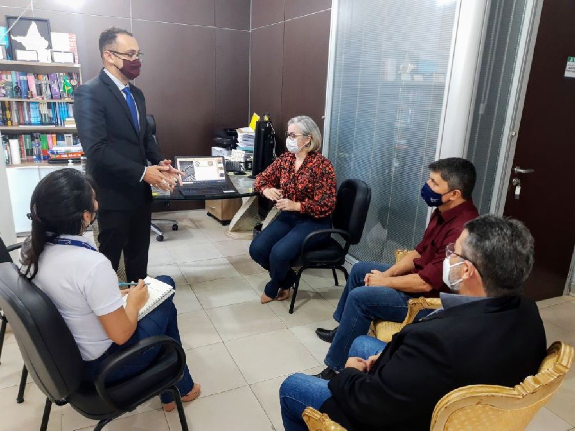 Reunião para alinhar o projeto de incentivo ao empresariado local nos processos de compras públicas