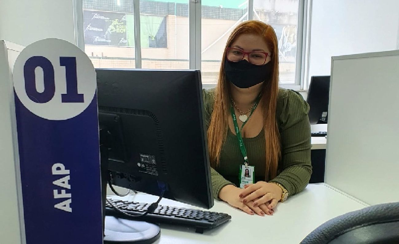 Bleiza Campos, funcionária da Afap, é responsável pelos atendimentos aos empreendedores do Vale do Jari