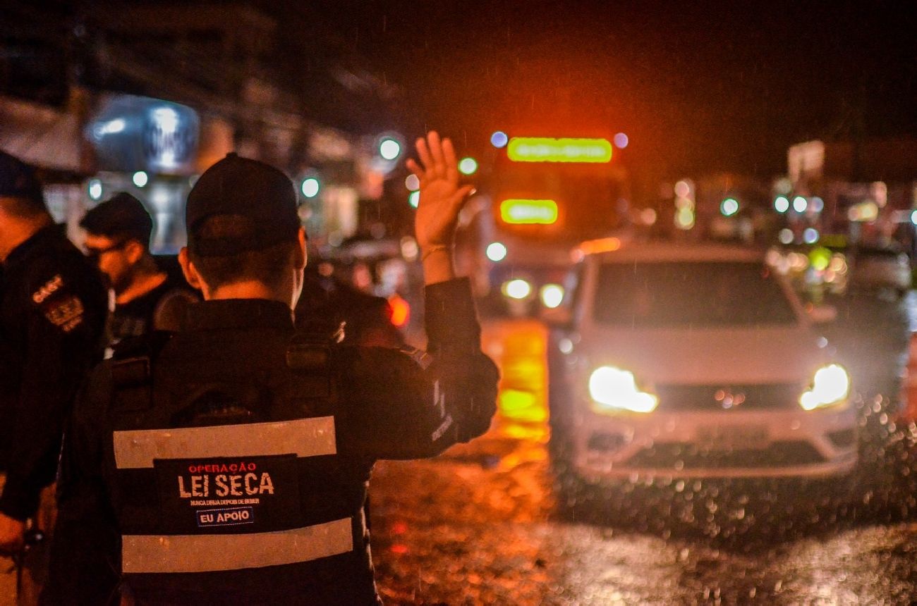 Servidor do Neduc em ação do Maio Amarelo