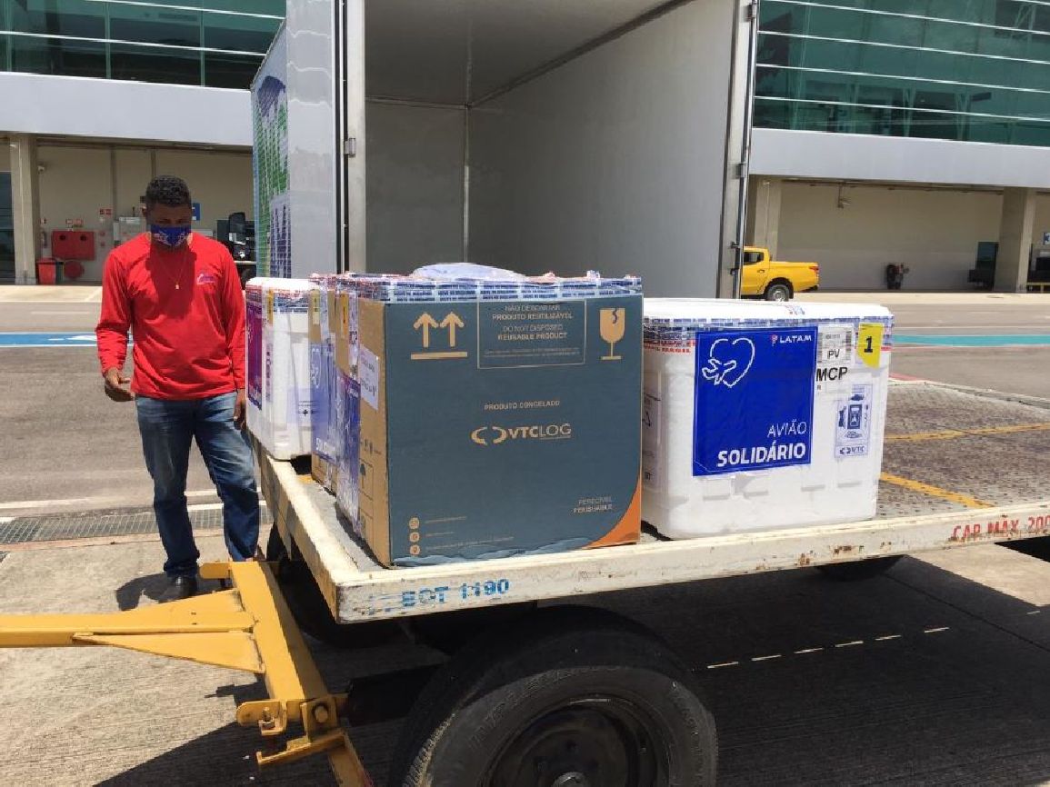 Mais de 20 mil doses de vacinas chegam a Macapá