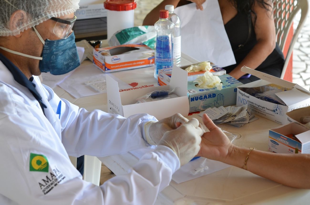 Um dos motivos para a alta é o aumento da capacidade de testagem para covid-19 no Amapá.