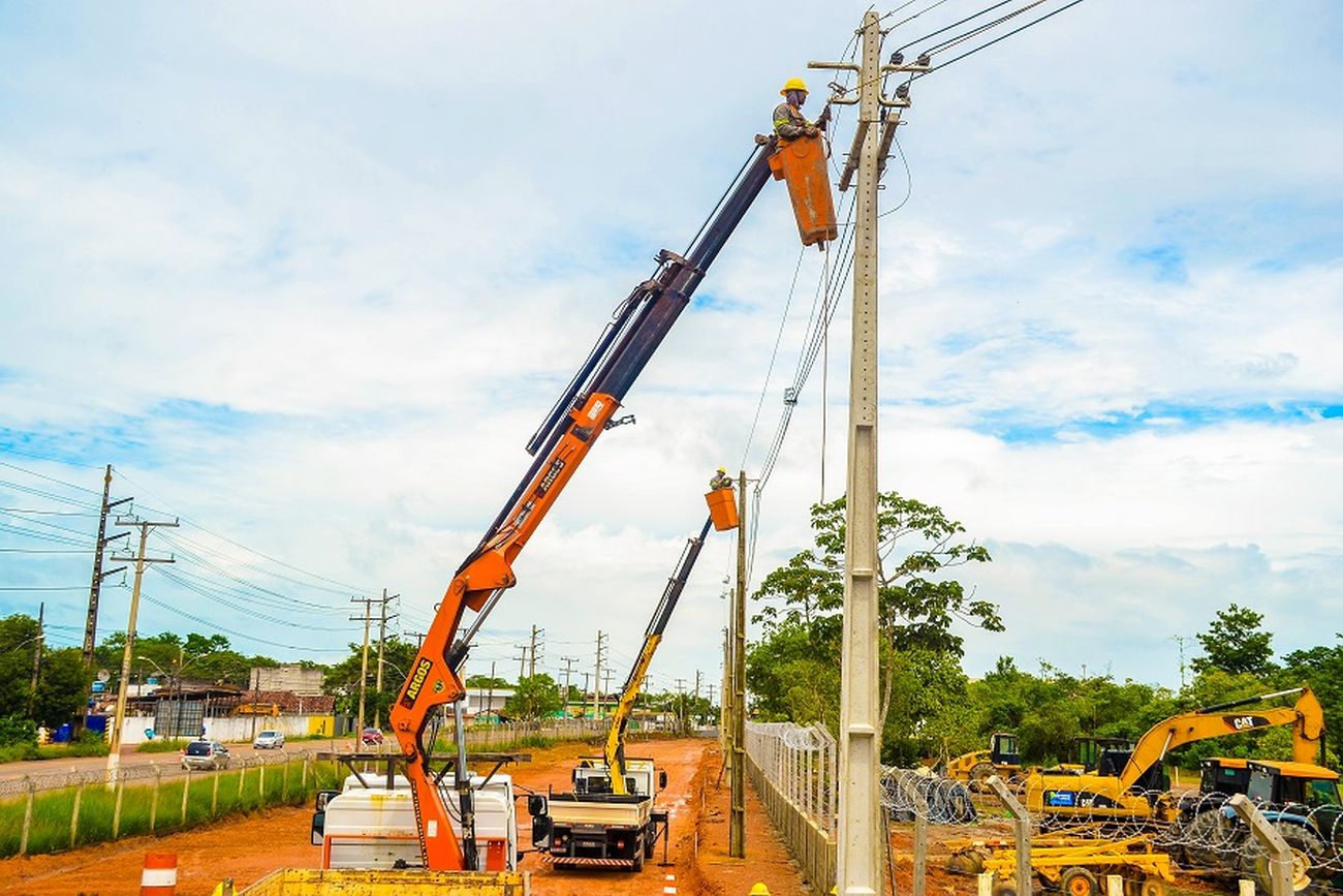 Serão remanejados postes localizados numa área de aproximadamente 200 metros