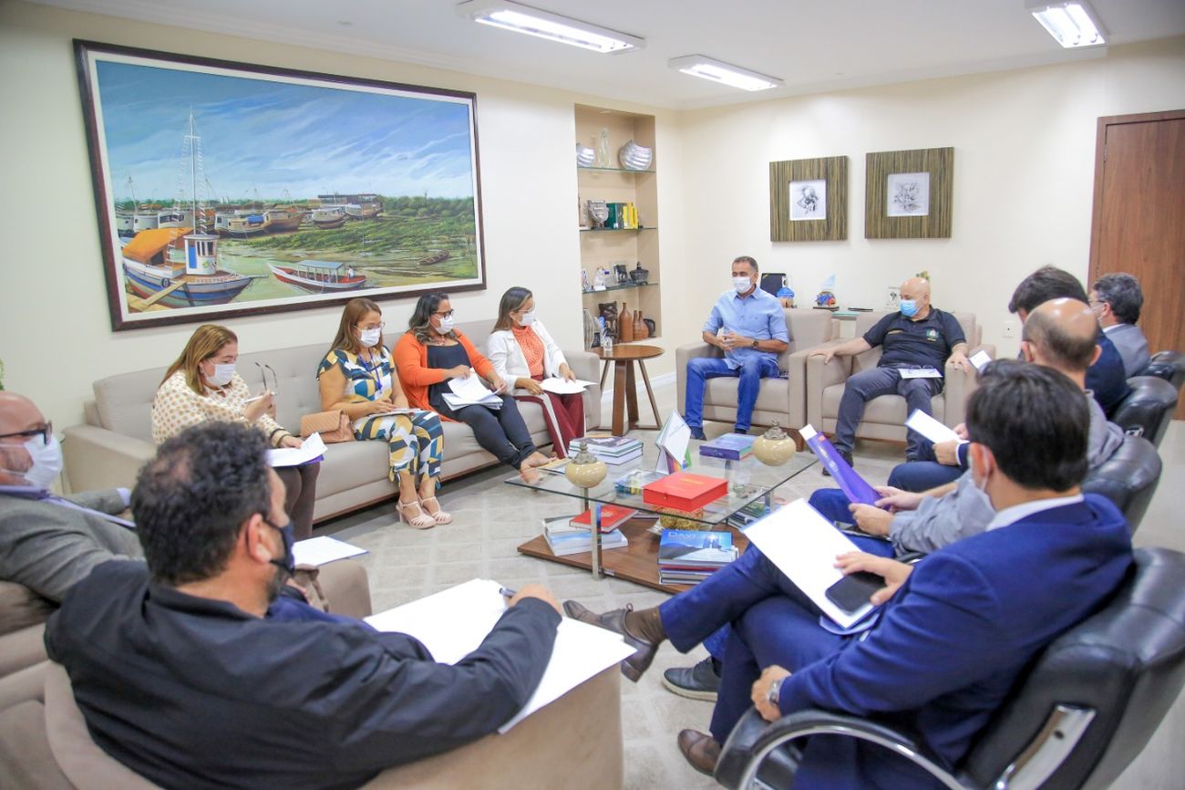 Gestores reunidos com o governador do Amapá, Waldez Góes para fortalecimento de políticas para as mulheres.