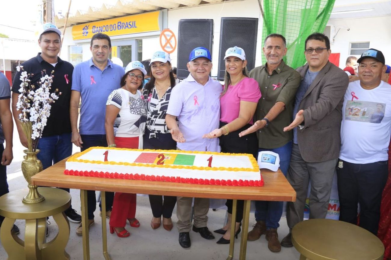 A programação de aniversário contou com a participação de diversas autoridades amapaenses, além do bolo e o tradicional parabéns.