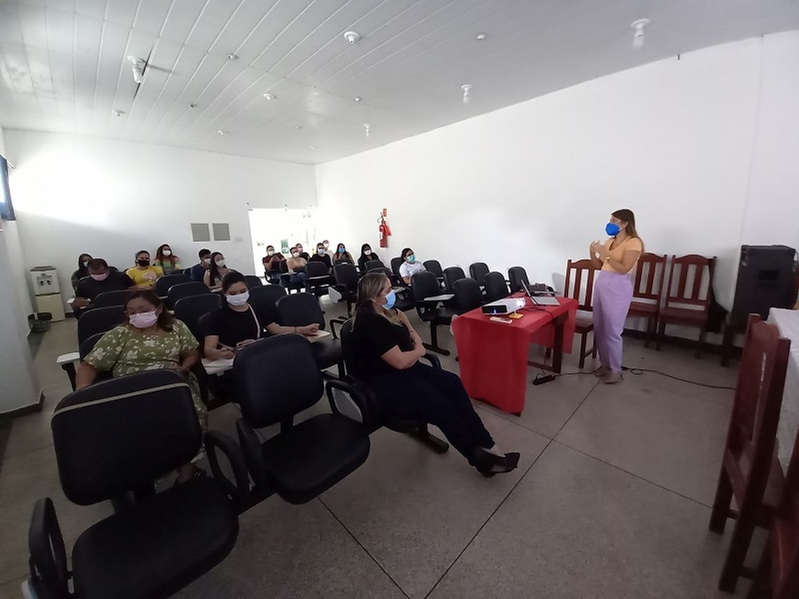 Foram cerca de 20 pessoas capacitadas para atender o público infantil na próxima semana.