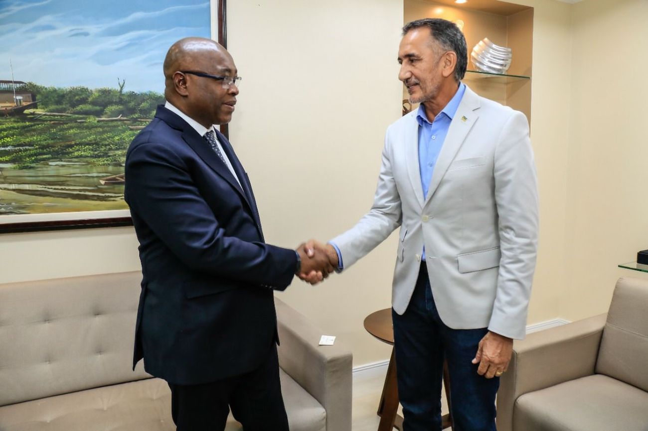 Waldez recebeu o embaixador da Costa do Marfim no Brasil, Diamouténé Alassane Zié.