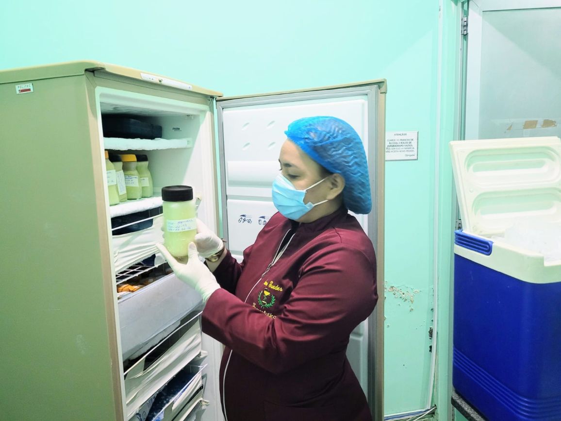 Leite humano é a melhor fonte de nutrientes para bebês recém-nascidos, especialmente prematuros ou com outras complicações.