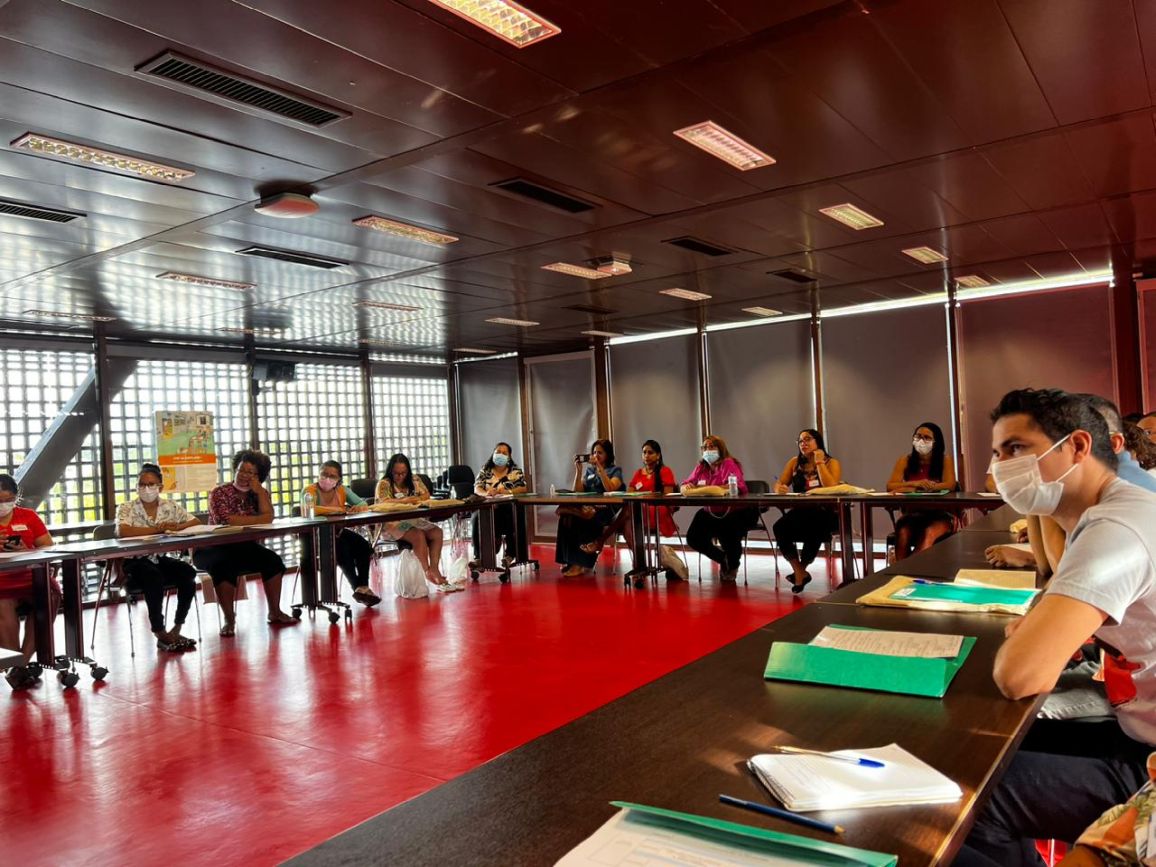 Professores tiveram conferências com especialistas da área de Língua Francesa.