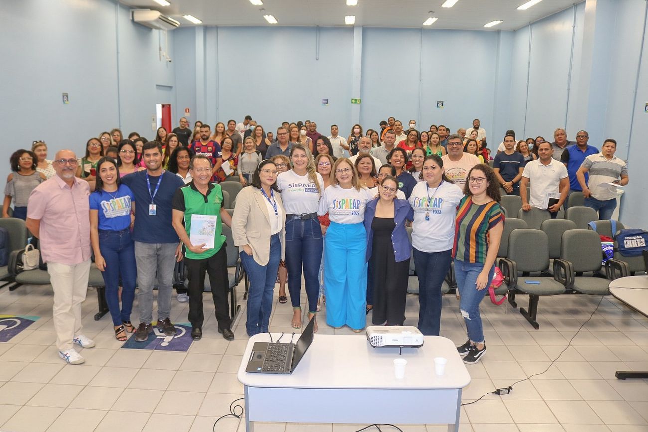 A ação foi feita no auditório da Faculdade Estácio de Sá e visa o comprometimento dos gestores na avaliação dos índices educacionais do estado.