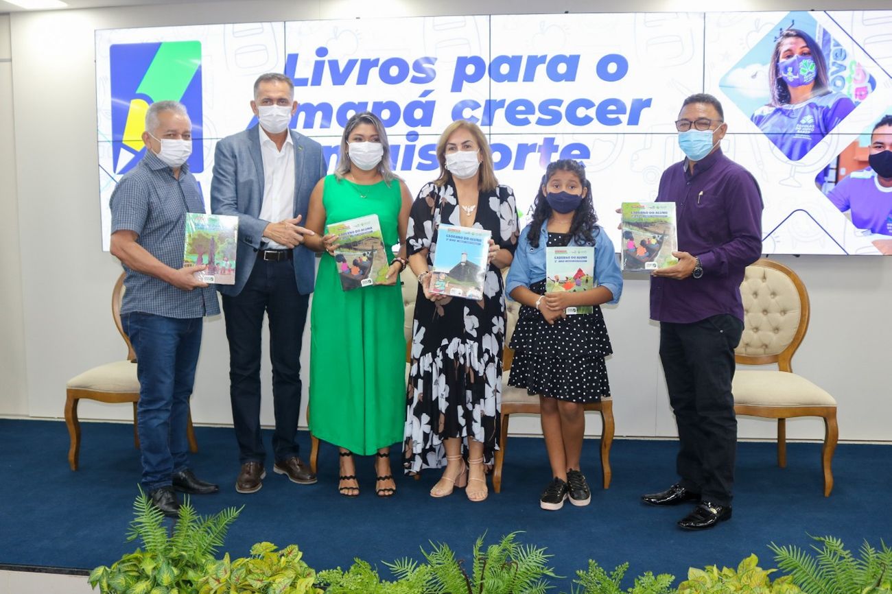 O investimento feito pelo governo nos livros didáticos somam mais de R$4 milhões.