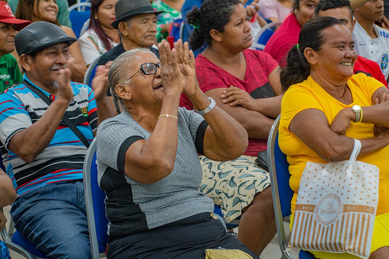 A seleção e acompanhamento das famílias ocorreu por meio de critérios nacionais para ingresso em programas de habitação.