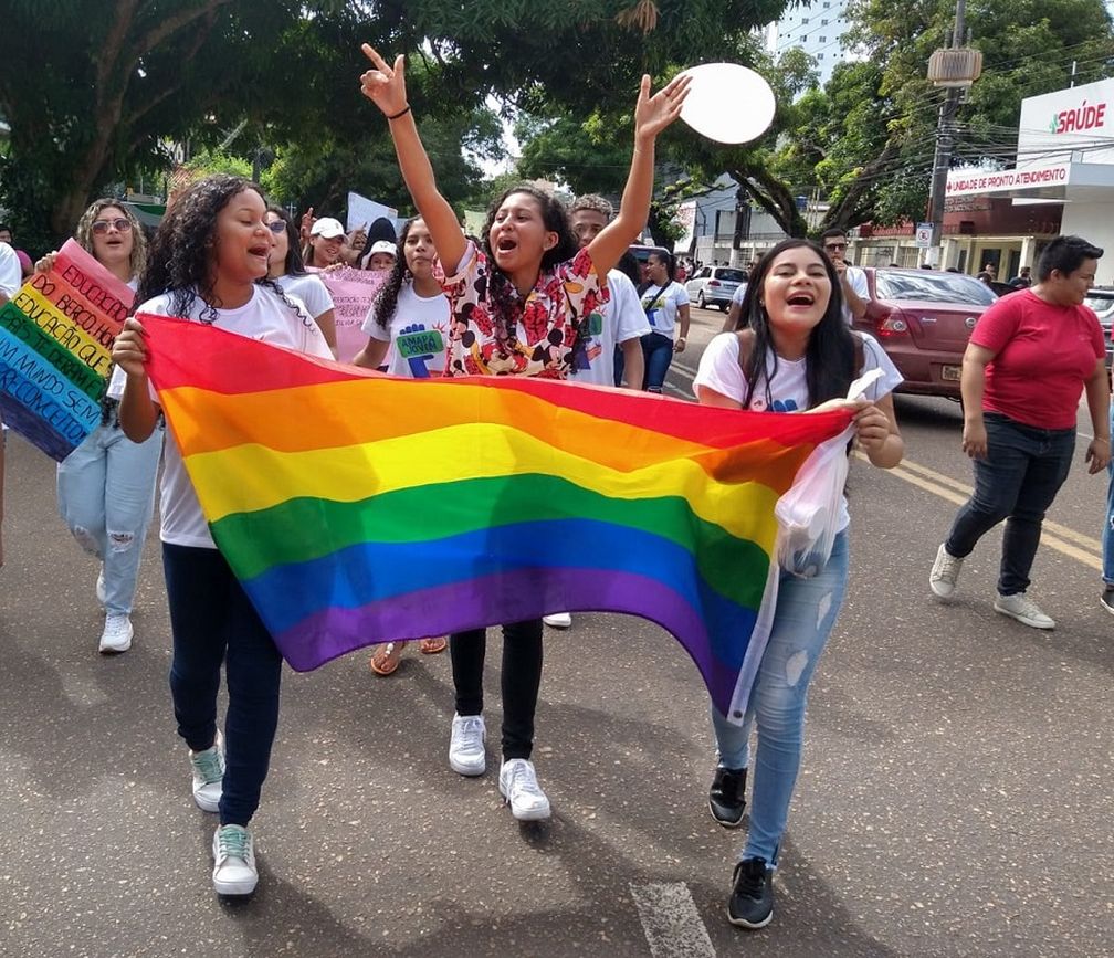 Cartazes com mensagens de conscientização foram confeccionados pelos próprios bolsistas