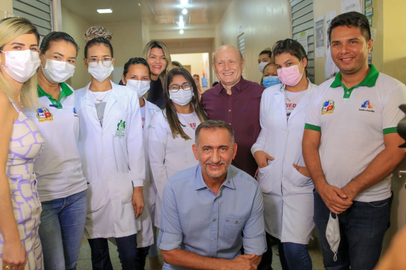 Profissionais também atualizarão as cadernetas de vacina das crianças.