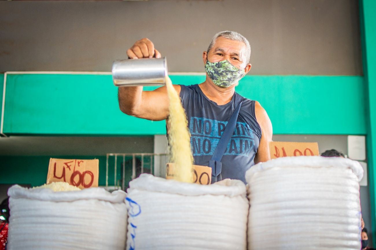 Em volume, foram comercializadas 820 toneladas de farinha de mandioca nas feiras do Produtor de Macapá e Santana
