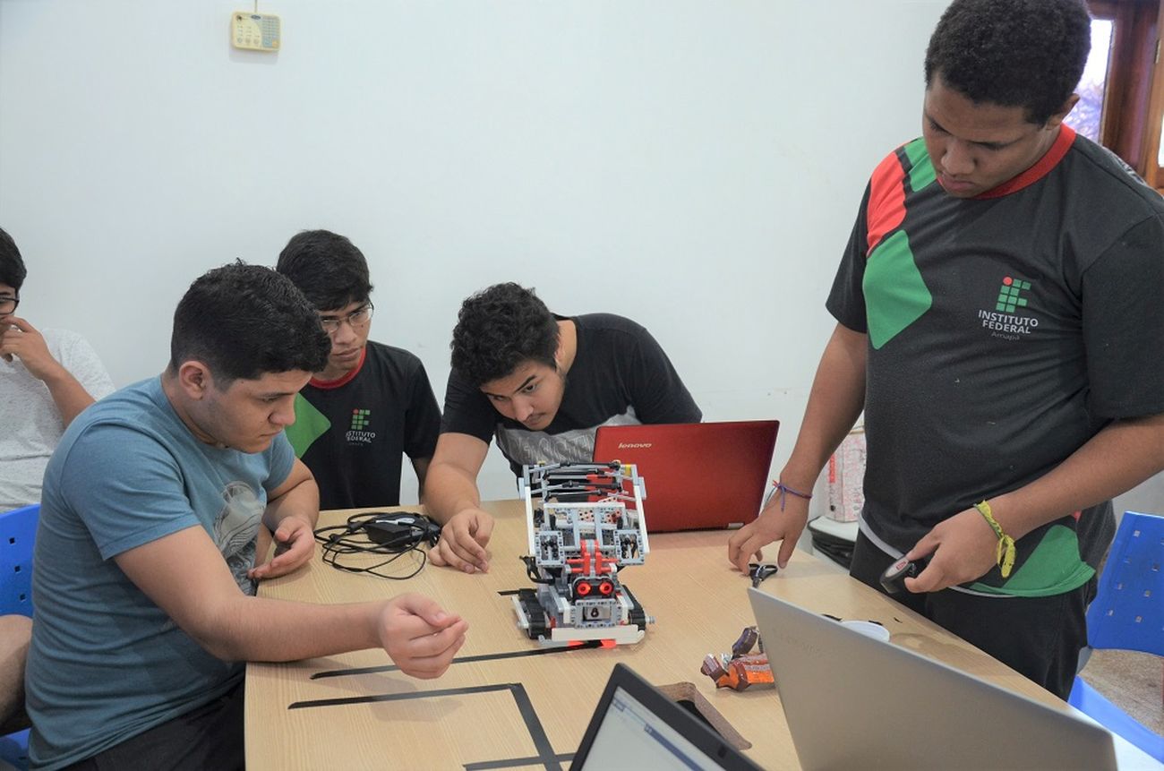 A SNCT tem o objetivo de aproximar a ciência e tecnologia da população.