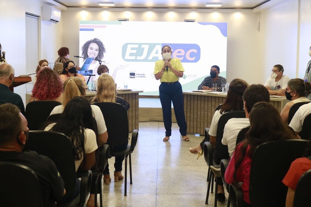 A proposta é que o estudante conclua os estudos e saia da escola profissional técnico em Informática.
