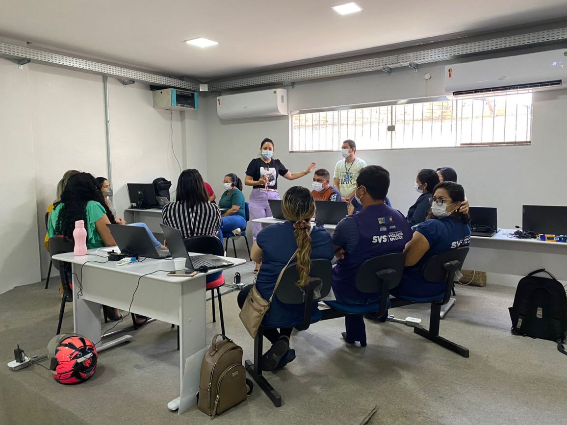 Capacitações ocorrem desde fevereiro, com formação em atendimento e inserção de dados no sistema.