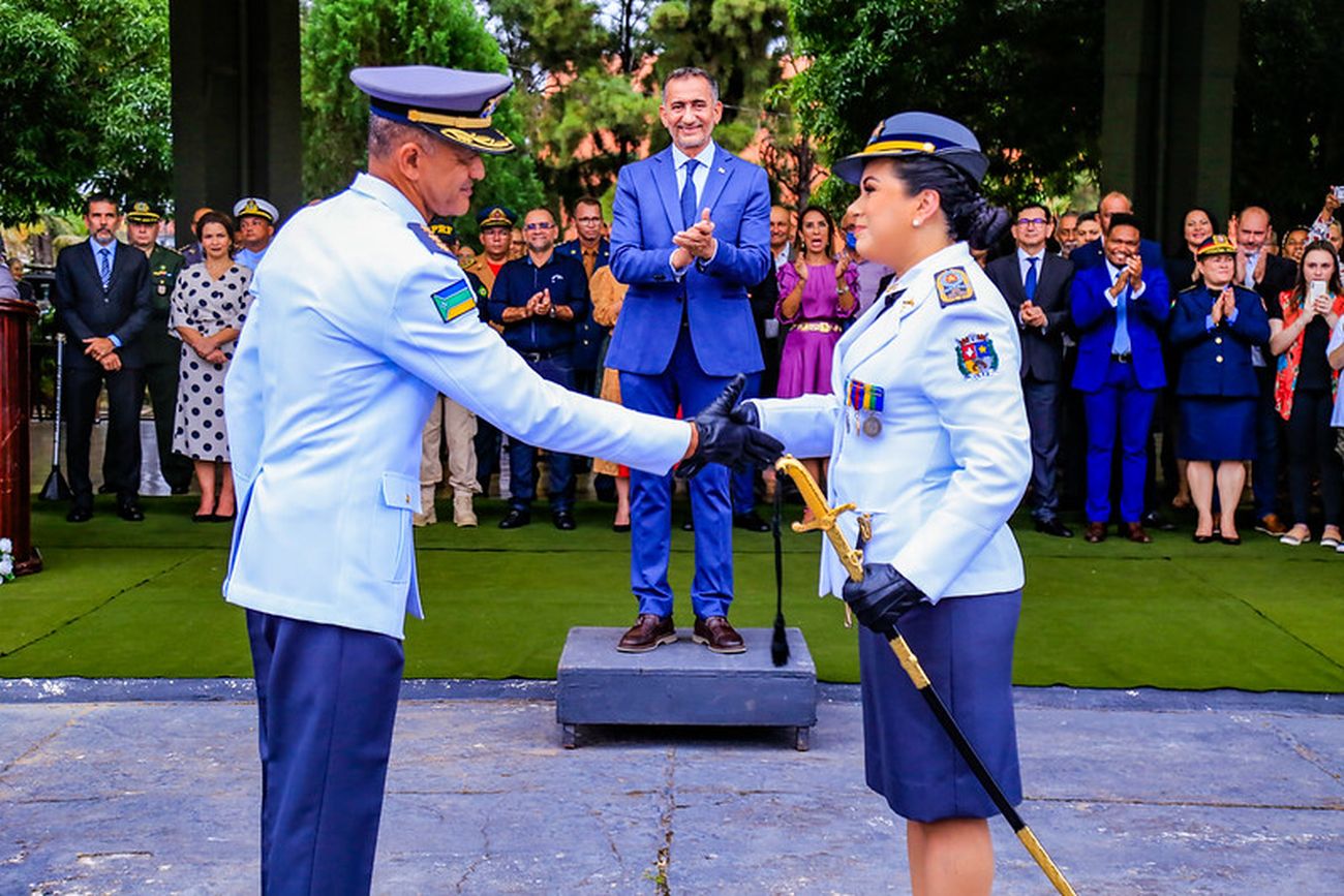 Troca de comando oficializa a posse da nova comandante, nomeada pelo governador, Waldez Góes