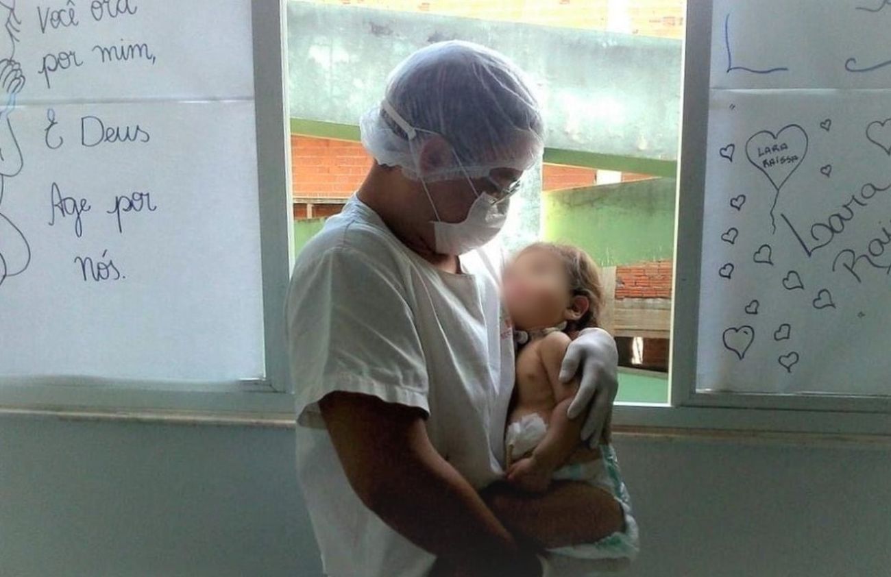 Diego queria ser biólogo, mas acabou se apaixonando pela enfermagem pediátrica.