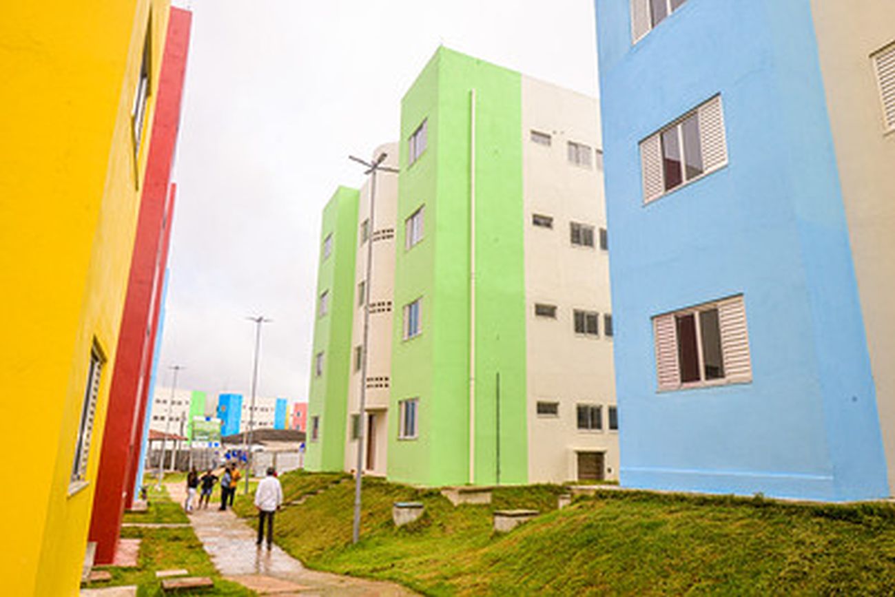 Os dois conjuntos irão abrigar cerca de 3,7 mil famílias.