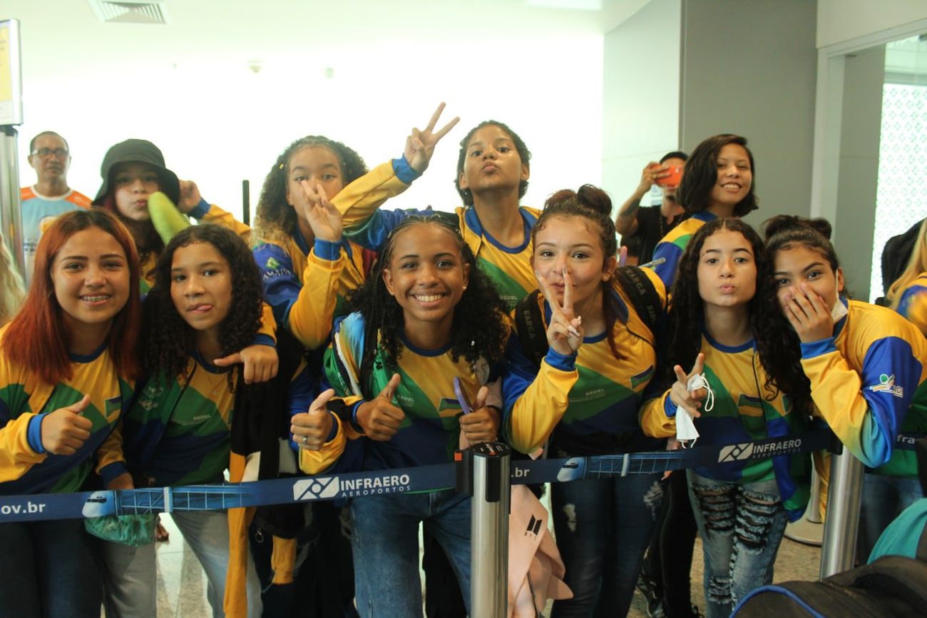 Adolescentes se preparam para participar da competição no Rio de Janeiro.