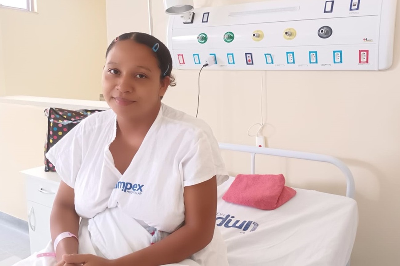 Ângela é mãe da pequena Lauriane