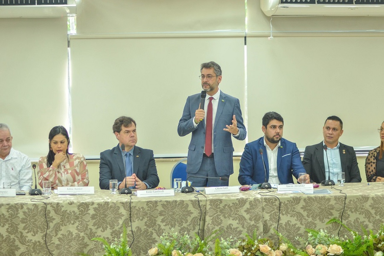 Comitê incentiva o fortalecimento do setor privado, diz governador