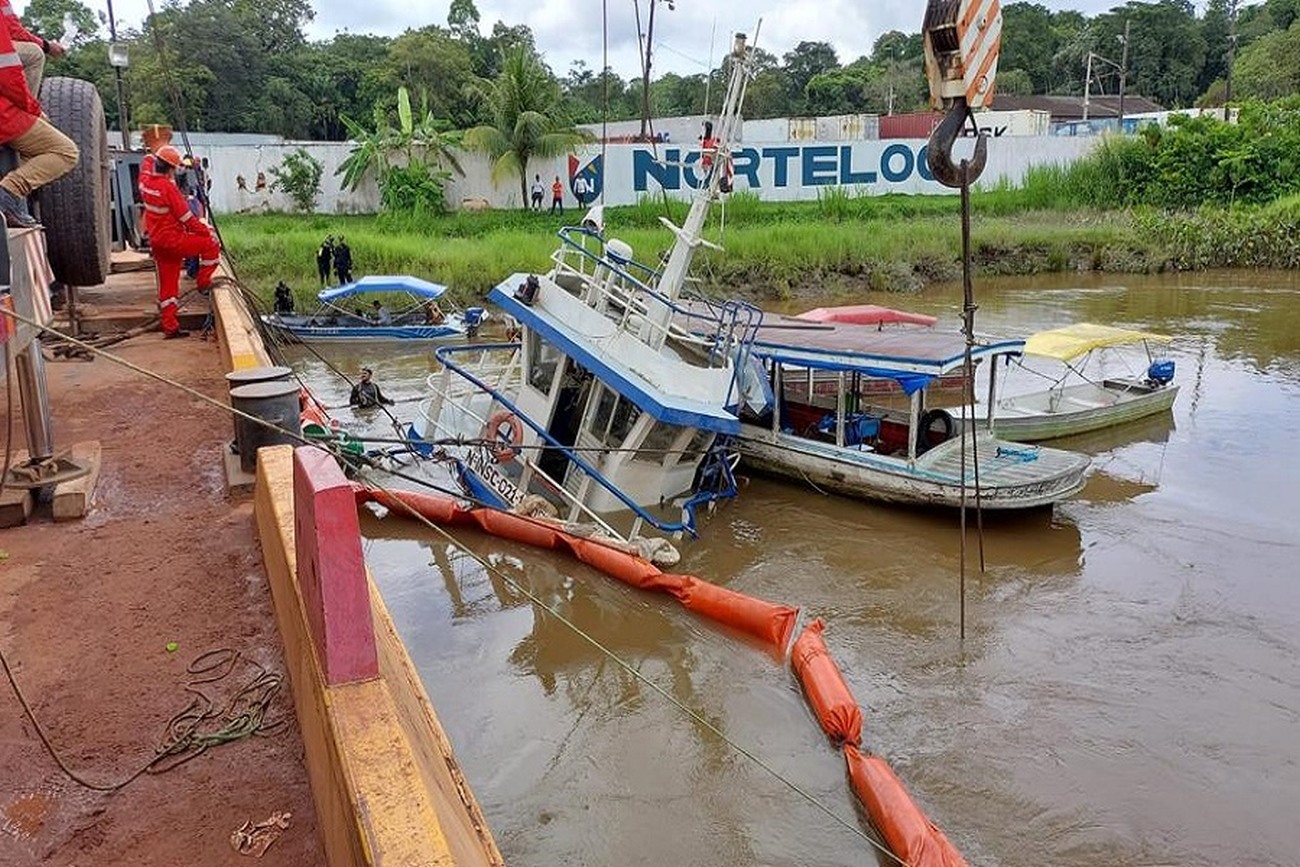 A ação aconteceu após o içamento da embarcação